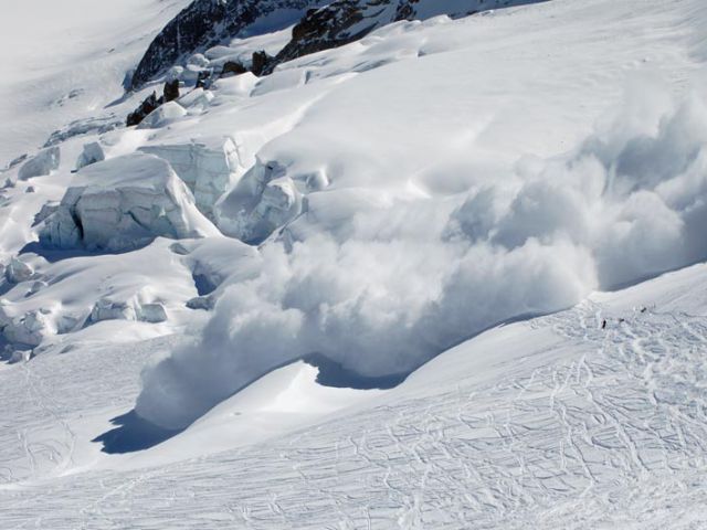 Нижегородские туристы попали под снежную лавину в горах Бурятии