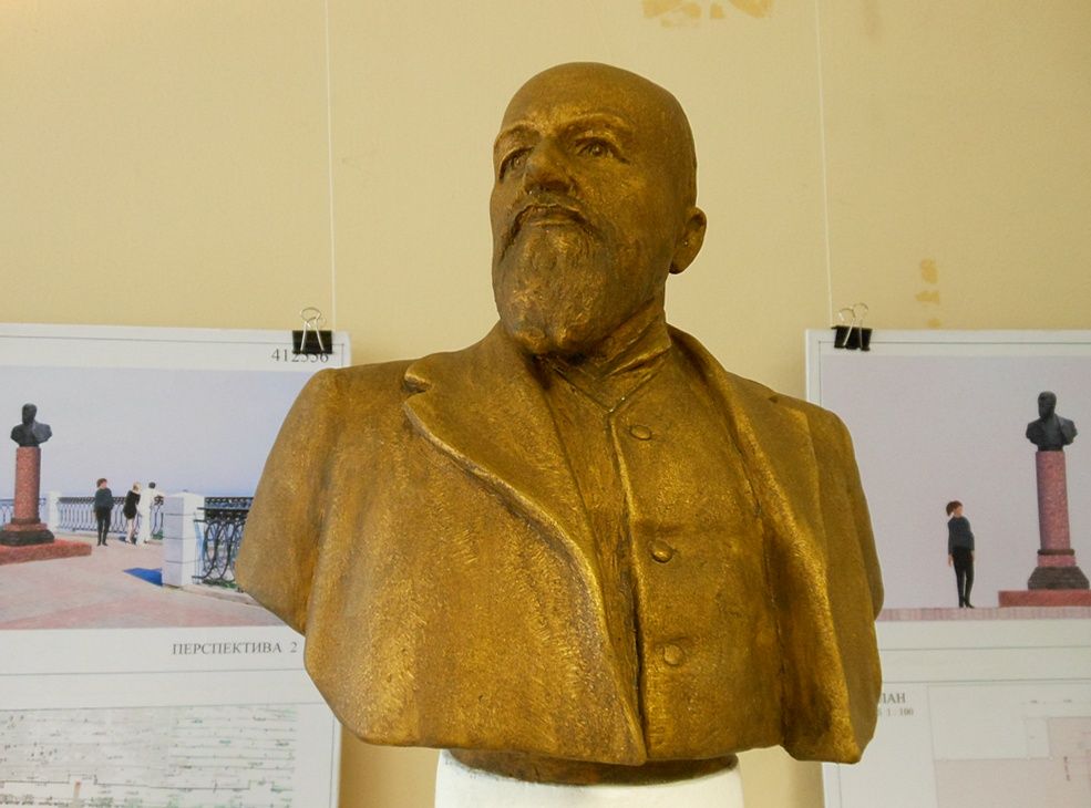 Памятник Дмитрию Сироткину1