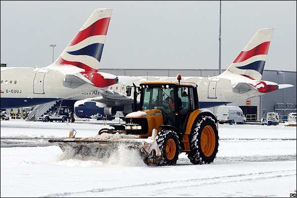 самолет в снегу аэропорт