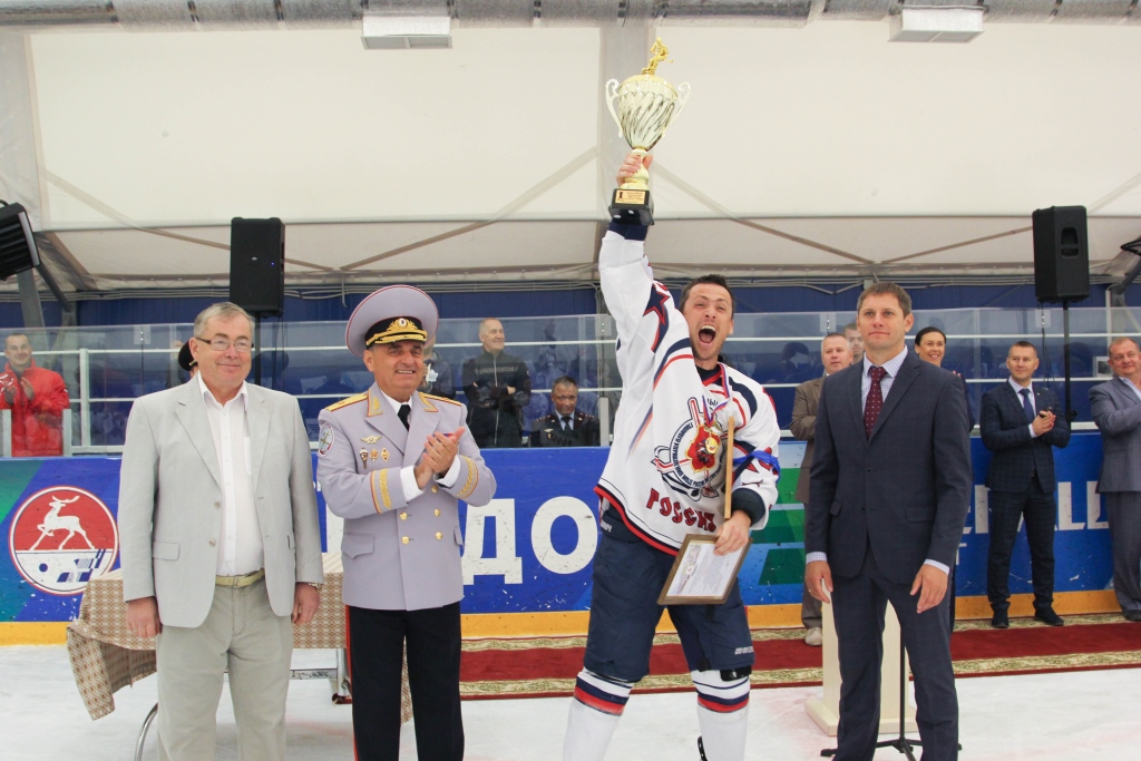 Нижегородские полицейские стали вторыми на всероссийских соревнованиях МВД по хоккею