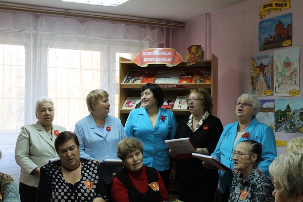 Ветераны вспоминали истории из комсомольской юности в честь 100-летия ВЛКСМ в Ленинском районе