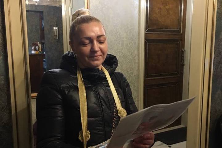 Женщина собирает деньги в Нижнем Новгороде под видом онколога детской областной больницы Женщина собирает деньги в Нижнем Новгороде под видом онколога детской областной больницы