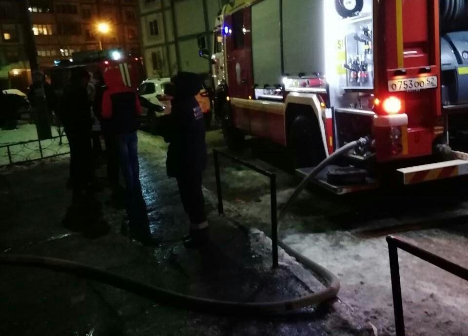 Около 30 жильцов эвакуировали из горящего дома на проспекте Союзном в Нижнем Новгороде