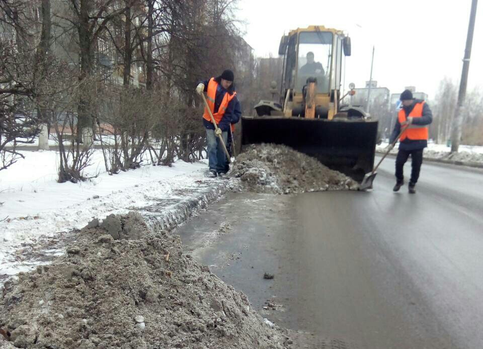 Около 320 кубометров снега вывезли в Сормовском районе в ночь на 11 декабря