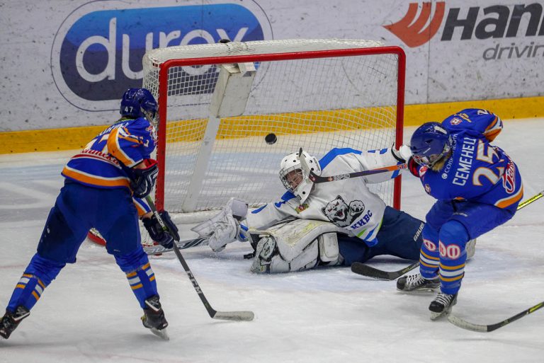 «СКИФ» разгромил сборную команду Свердловской области в третьем матче ЖХЛ