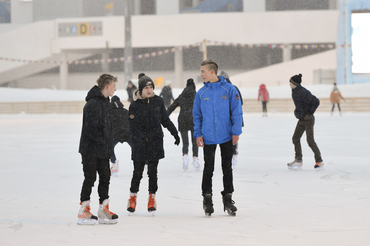 Бал на льду для воспитанников детских домов прошел на развлекательной площадке «Зимняя сказка»