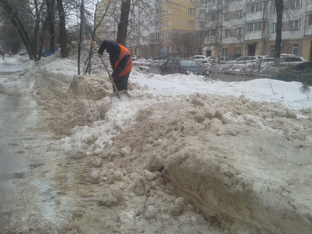ДУКи занялись ворошением снежных масс в Нижнем Новгороде