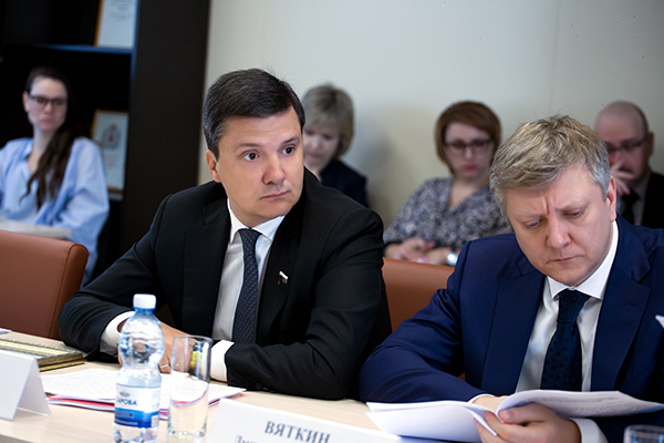 Денис Москвин принял участие в выездном совещании Комитета Совета Федерации в Сарове