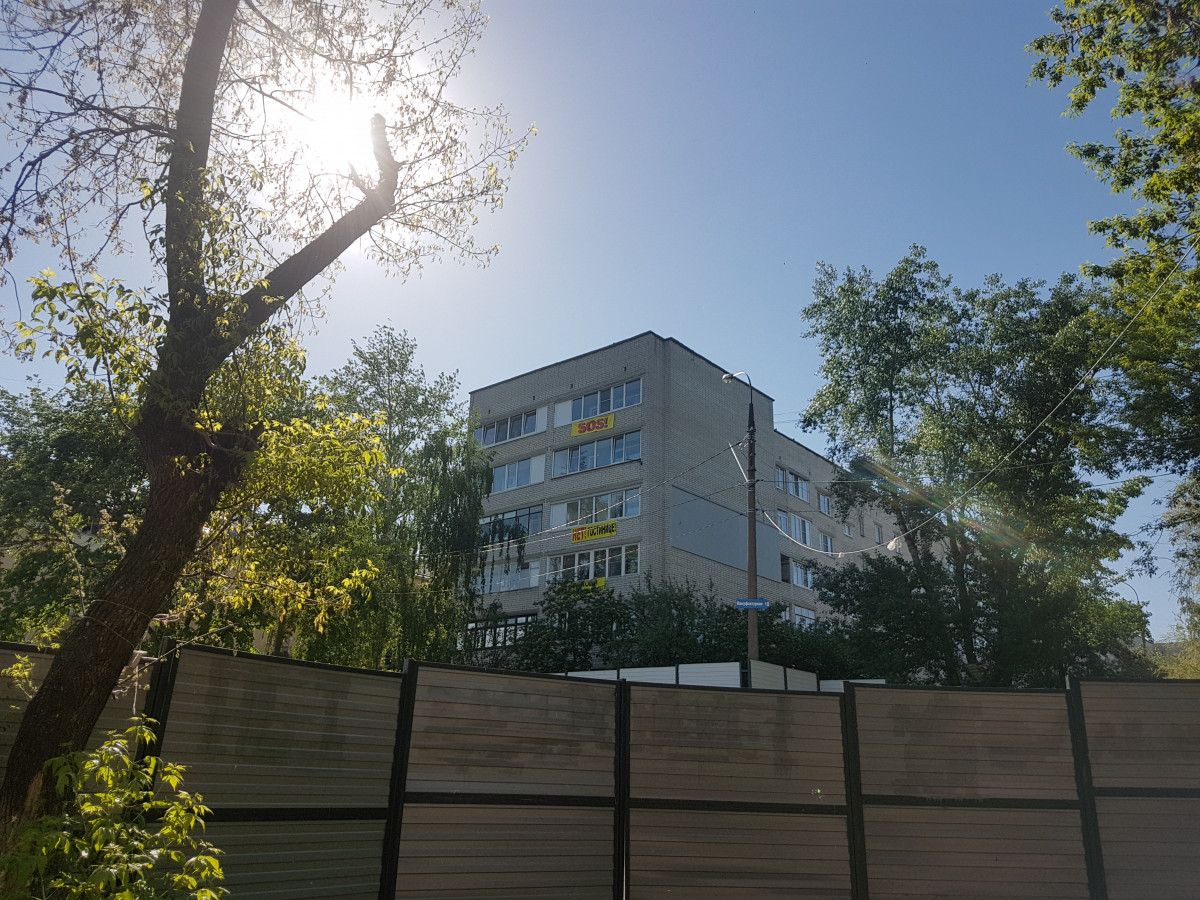 Застройщика гостиницы на улице Мануфактурной обязали открыть проезд к домам не позже 18 мая Застройщика гостиницы на улице Мануфактурной обязали открыть проезд к домам не позже 18 мая
