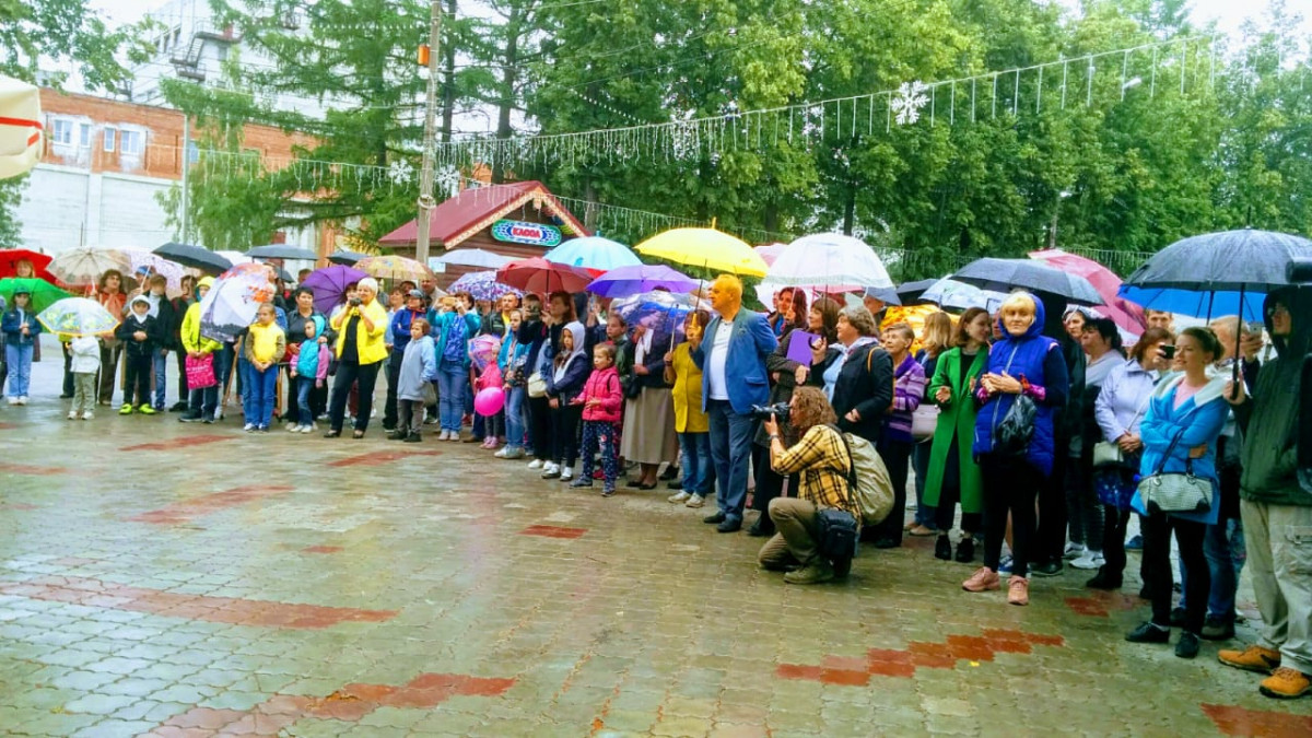 Французским песням и танцам научили нижегородцев на городском фестивале «Сормовский Монмартр»