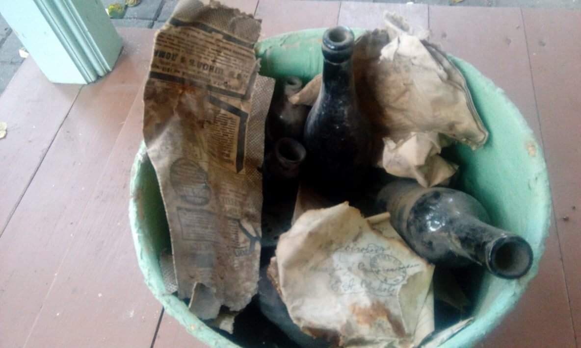Дореволюционные предметы нашли во время реставрации дома в Нижнем Новгороде