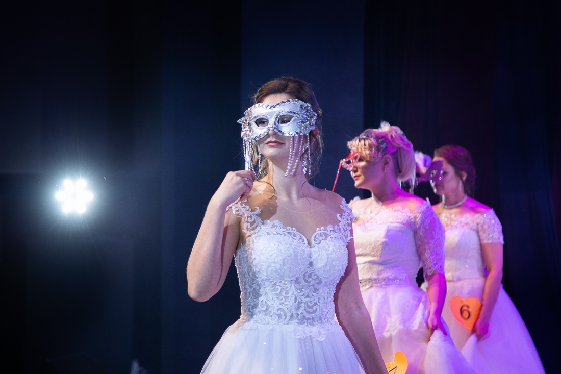 Традиционное «Шоу невест» прошло в Выксе
