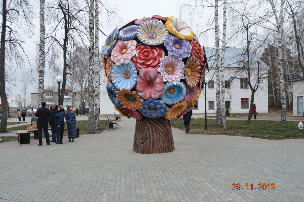 Полоса препятствий, дерево любви, игровой и спортивный комплексы появились в поселке Светлогорск Шатковского района