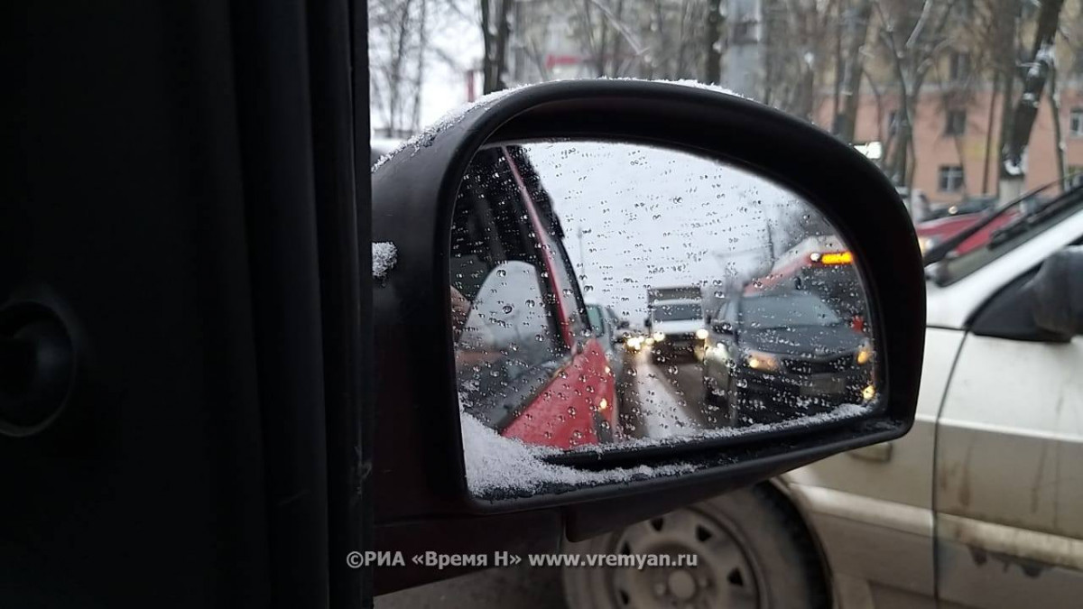 Нижний Новгород сковали пробки из-за снегопада