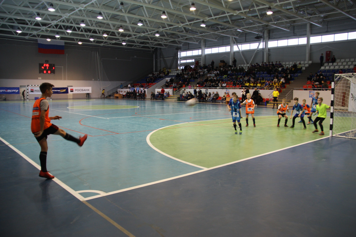 Более пяти тысяч школьников приняли участие в XV городских соревнованиях по мини-футболу