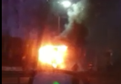 Большегруз загорелся в Володарском районе ночью