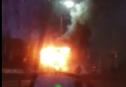 Большегруз загорелся в Володарском районе ночью