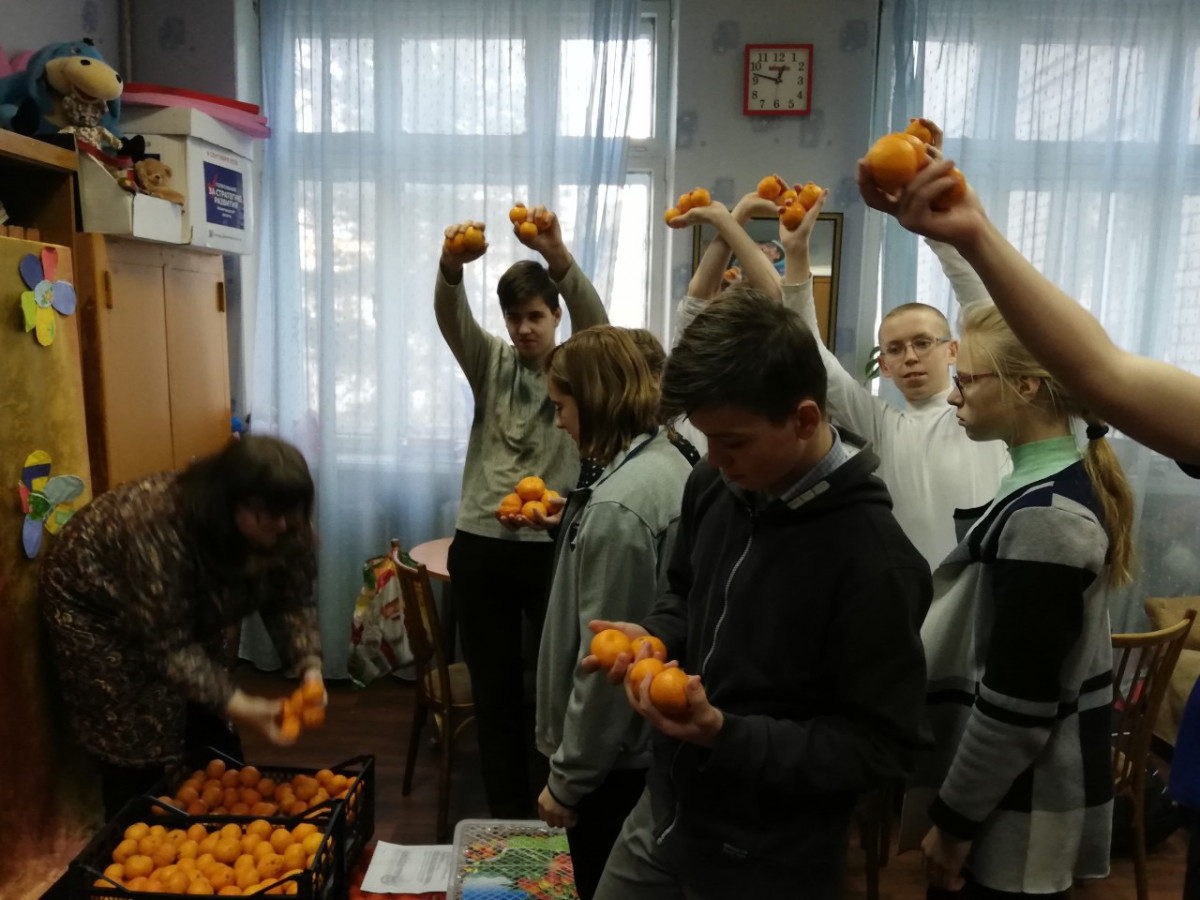 Благотворительная акция «Подари мандарин» прошла в Нижегородской области под Новый год