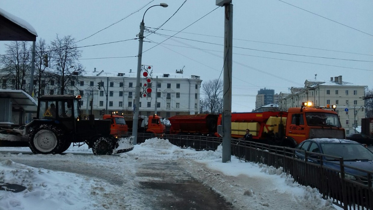 Более 300 единиц техники задействовано в уборке снега на нижегородских дорогах