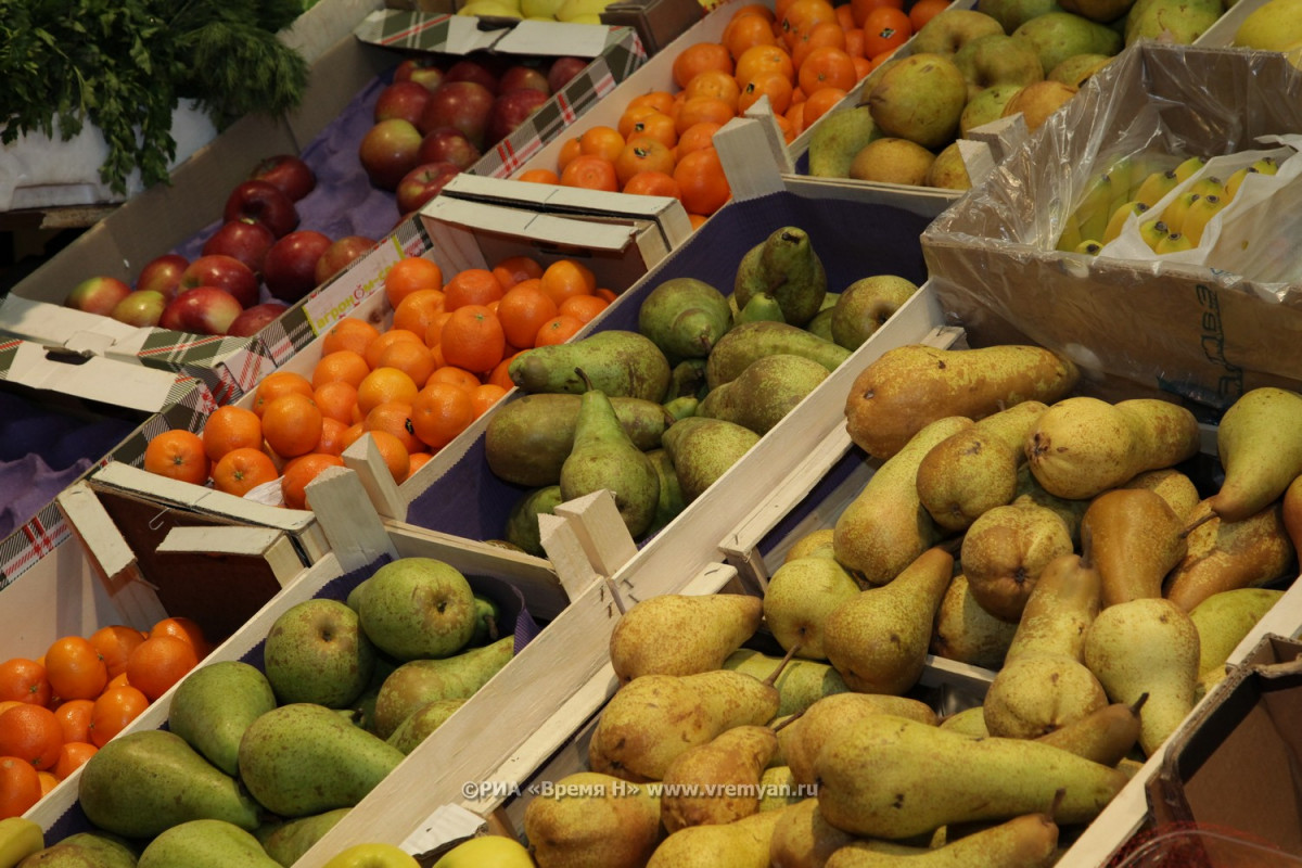 Овощами и фруктами без маркировки торговали на Кузбасской базе