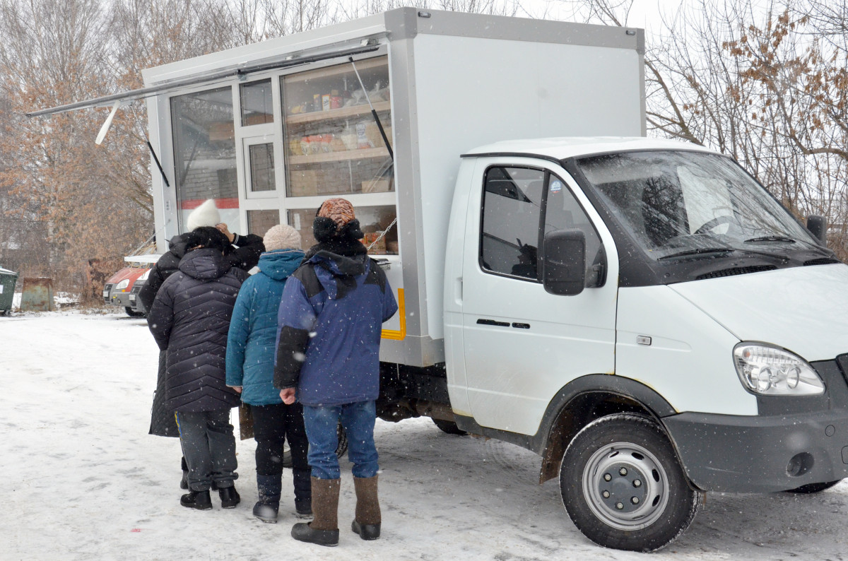 Жители Сокольского уже начали покупать продукты в автолавках