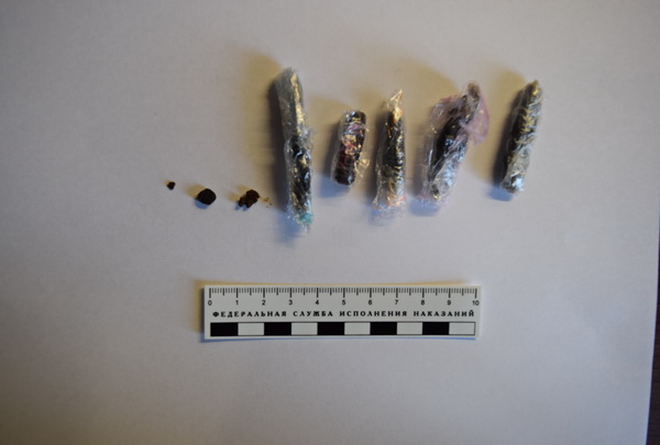 Пять свертков с наркотиком пытались пронести на территорию ИК-16 в коробке с маркерами