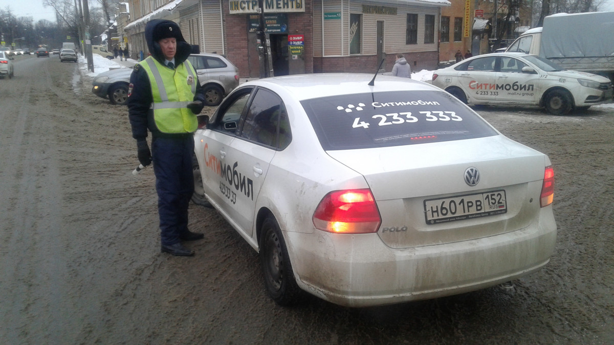 Порядка 10% нижегородских таксистов работают нелегально