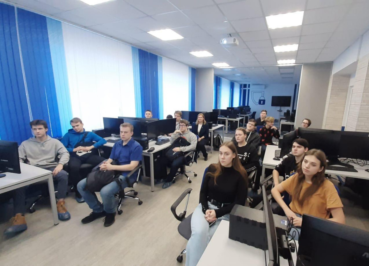 Первые 15 нижегородских студентов трудоустроены в Центр координации проектов цифровой экономики