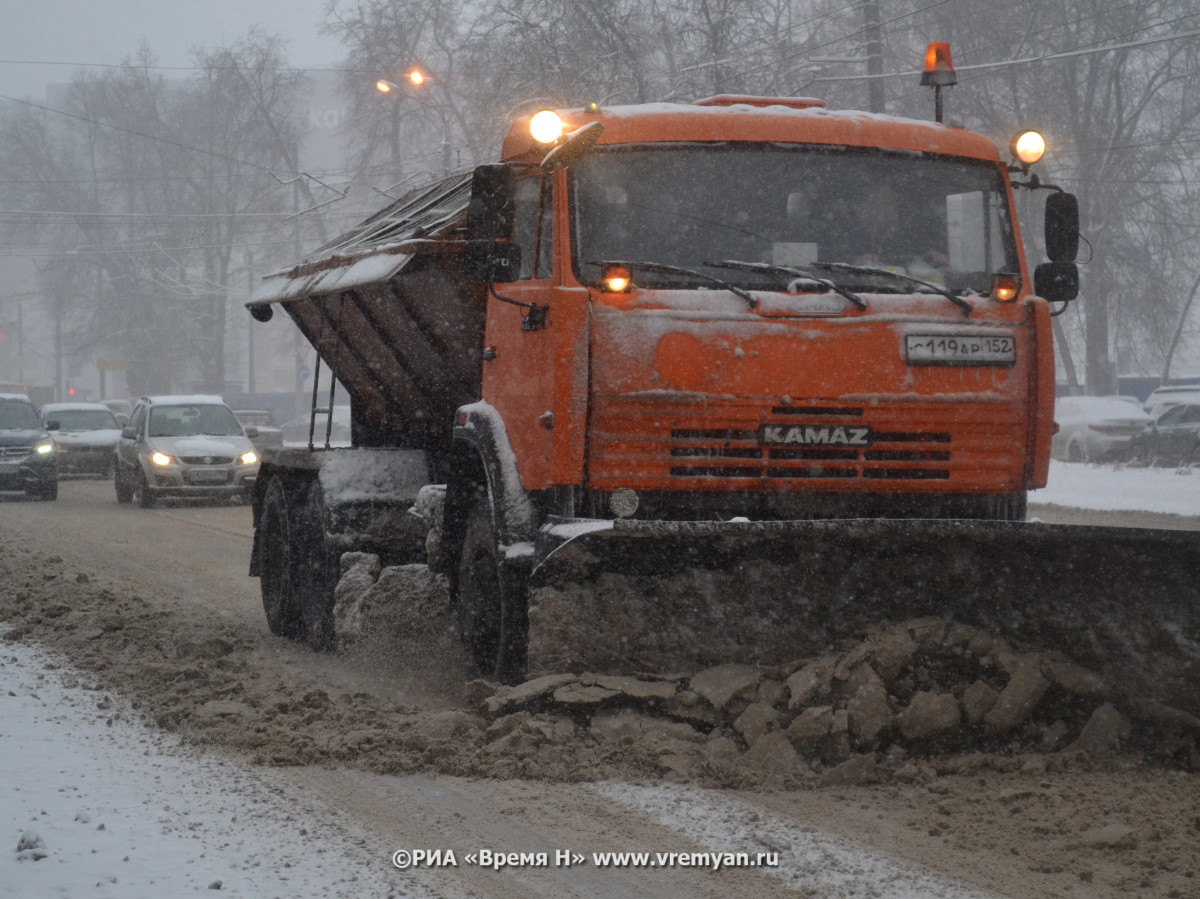 Более двух тысяч тонн песко-соляной смеси израсходовали в Нижнем Новгороде за сутки