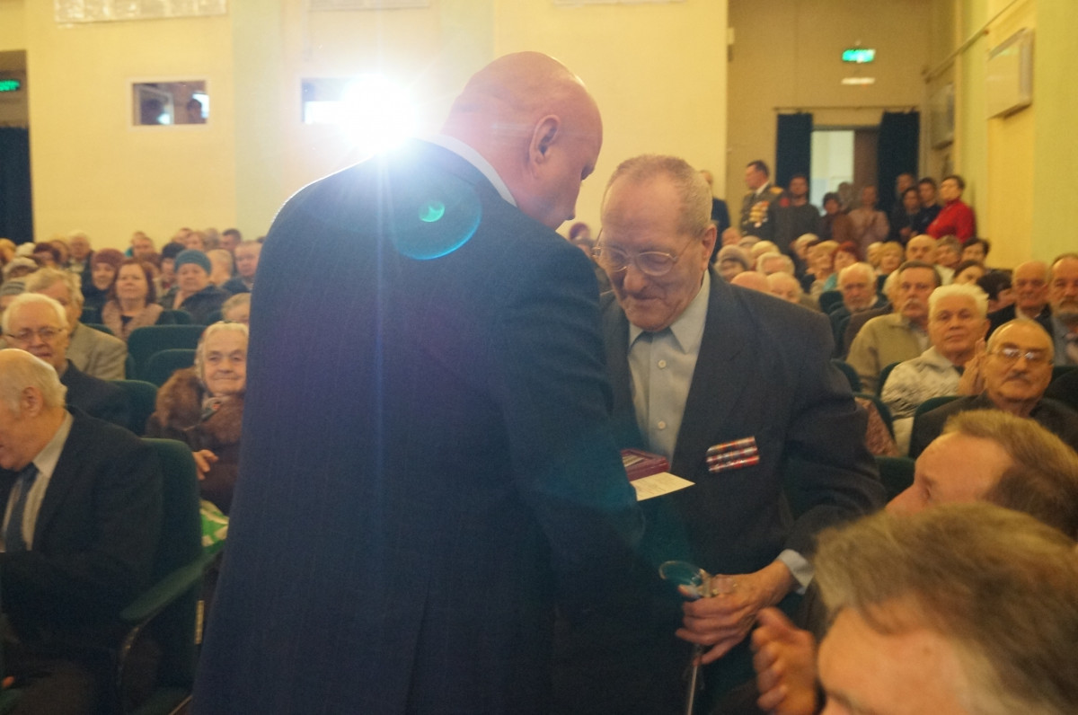 Ветеранам Приокского района вручили медали к юбилею Победы