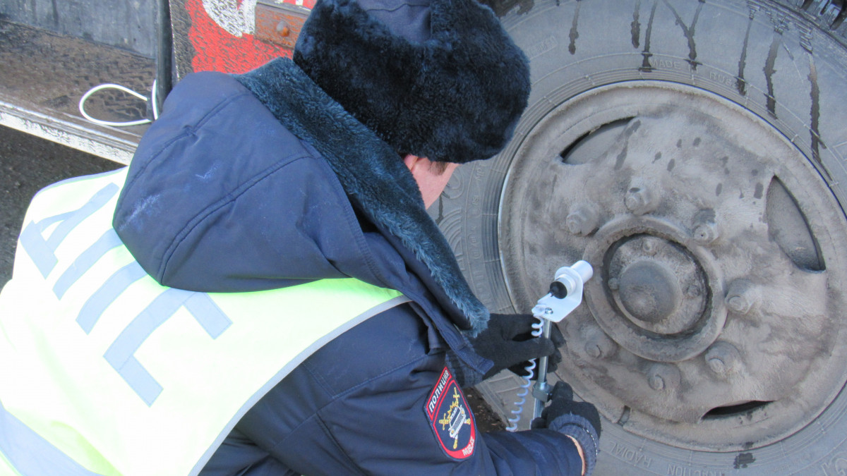 Сотрудники ГИБДД нашли нарушения практически в каждом третьем нижегородском автобусе