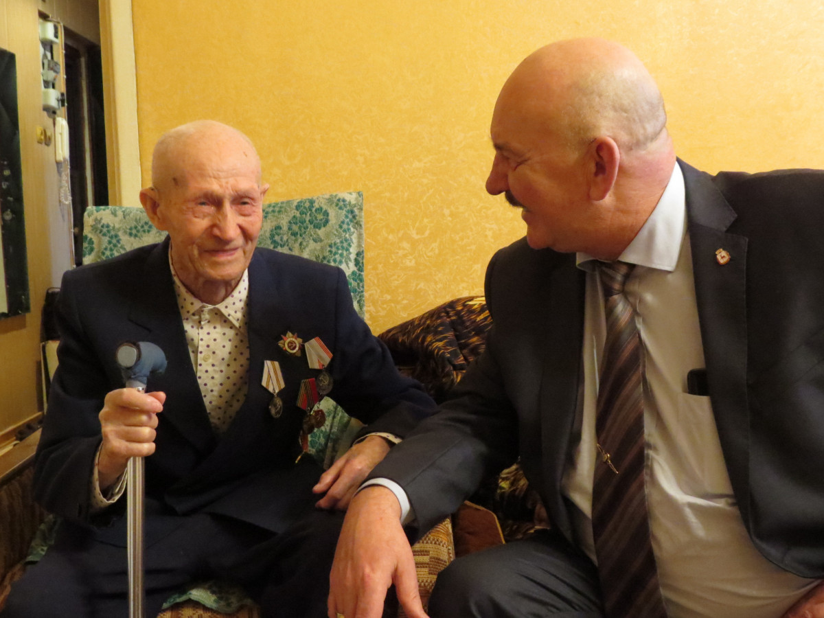 100-летний ветеран живет в Автозаводском районе