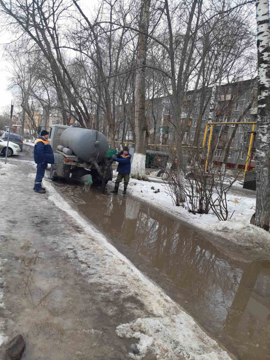 Более 7,5 тысяч кубометров воды откачано с улиц Автозаводского района