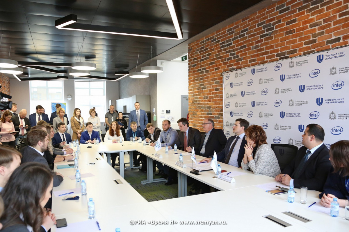Глеб Никитин и вице-президент Intel Билл Севидж обсудили тему цифровой трансформации бизнеса