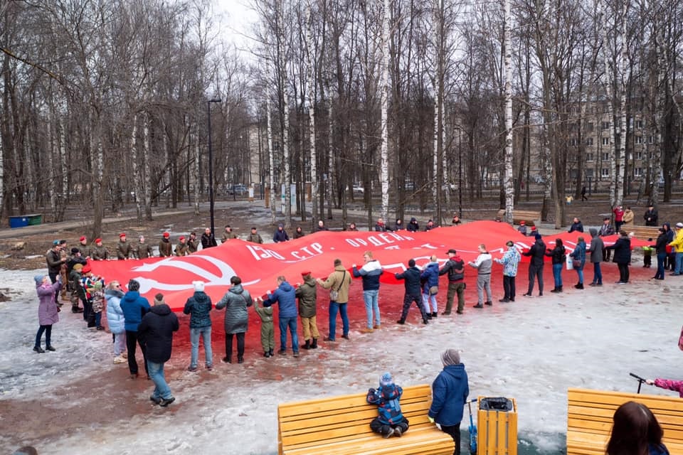 200-метровое знамя Победы развернули в Нижнем Новгороде