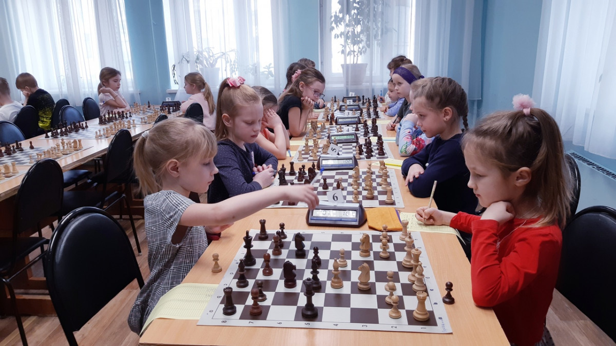 Нижегородские сестры Завиваевы завоевали две золотые медали на первенстве региона по шахматам