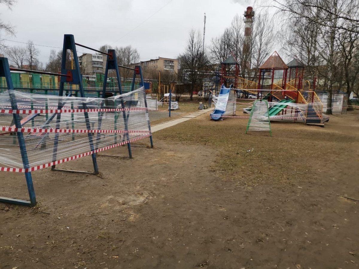Детские площадки Дзержинска закрывают из-за коронавируса