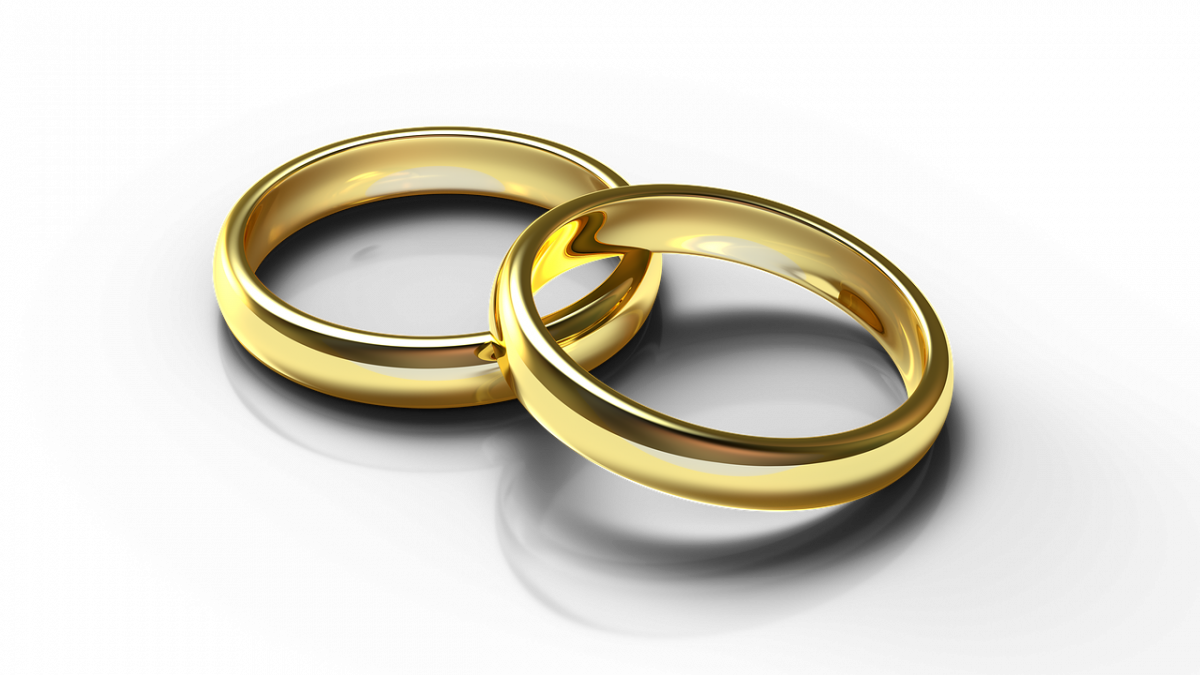 ЗАГСы приостанавливают регистрацию и расторжение браков
