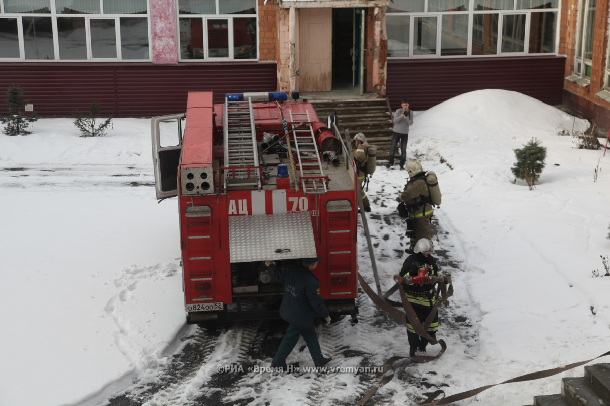 Нижегородские пожарные показали, как мешают технике припаркованные автомобили