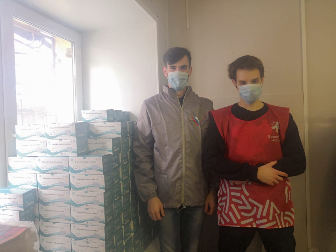 Волонтерский штаб акции #МыВместе получил 11 тысяч медицинских масок