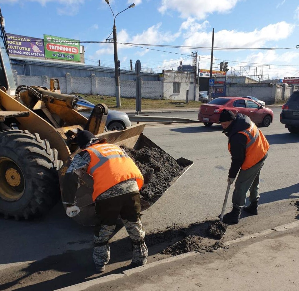 Более 18 тысяч погонных метров прибордюрной полосы очистили в Ленинском районе