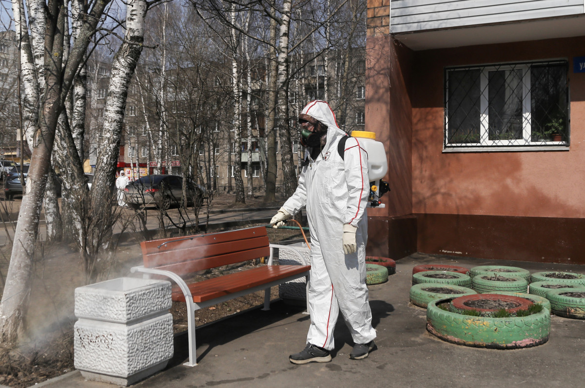Дополнительные бригады привлечены к дезинфекции дворов в Приокском районе