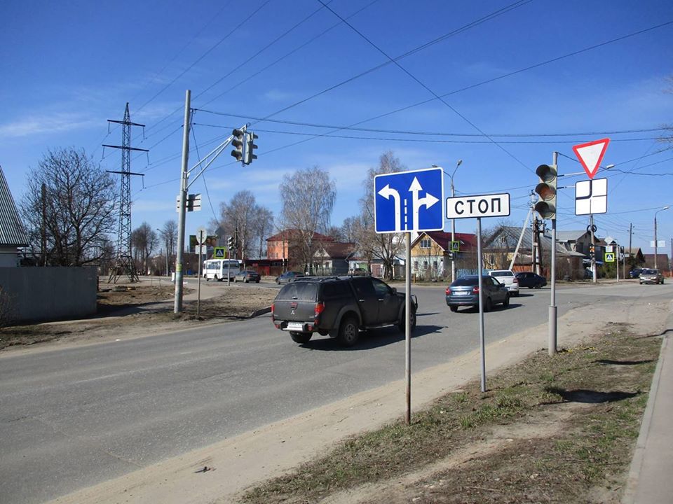 Новый светофор появился на перекрестке Анкудиновского шоссе и улицы Полярной