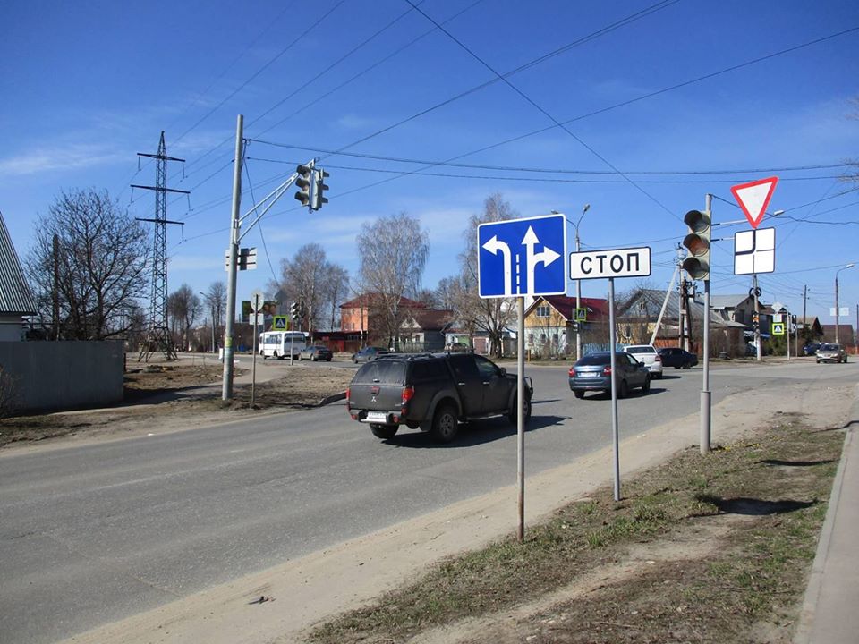 Новый светофор появился на перекрестке Анкудиновского шоссе и улицы Полярной