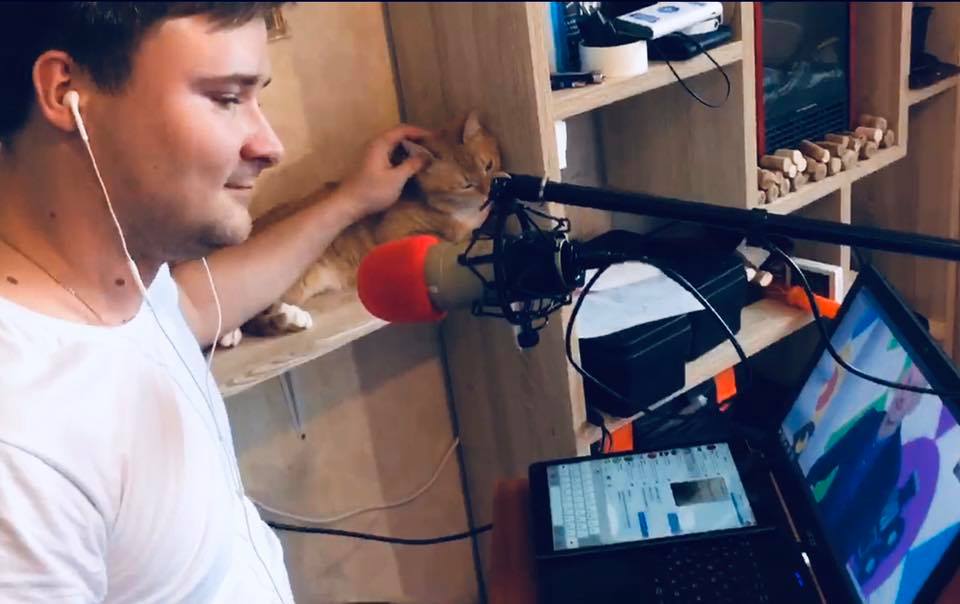 «Одним рыжим дублем»: кот ведущего ННТВ снялся для Первого канала