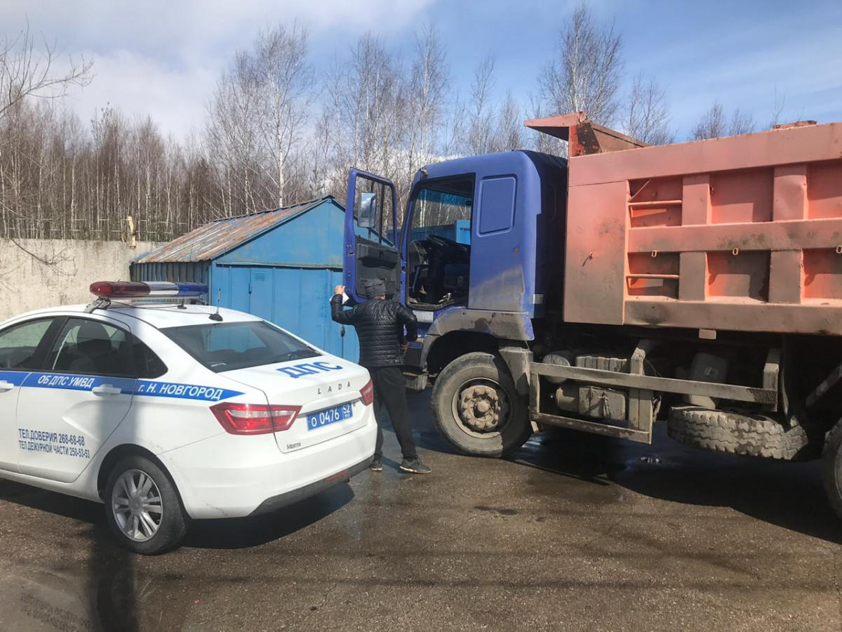 Грузовик со строительным мусором задержали в Нижегородской области
