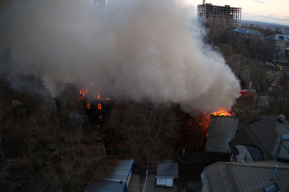Крупный пожар на улице Шевченко потушен