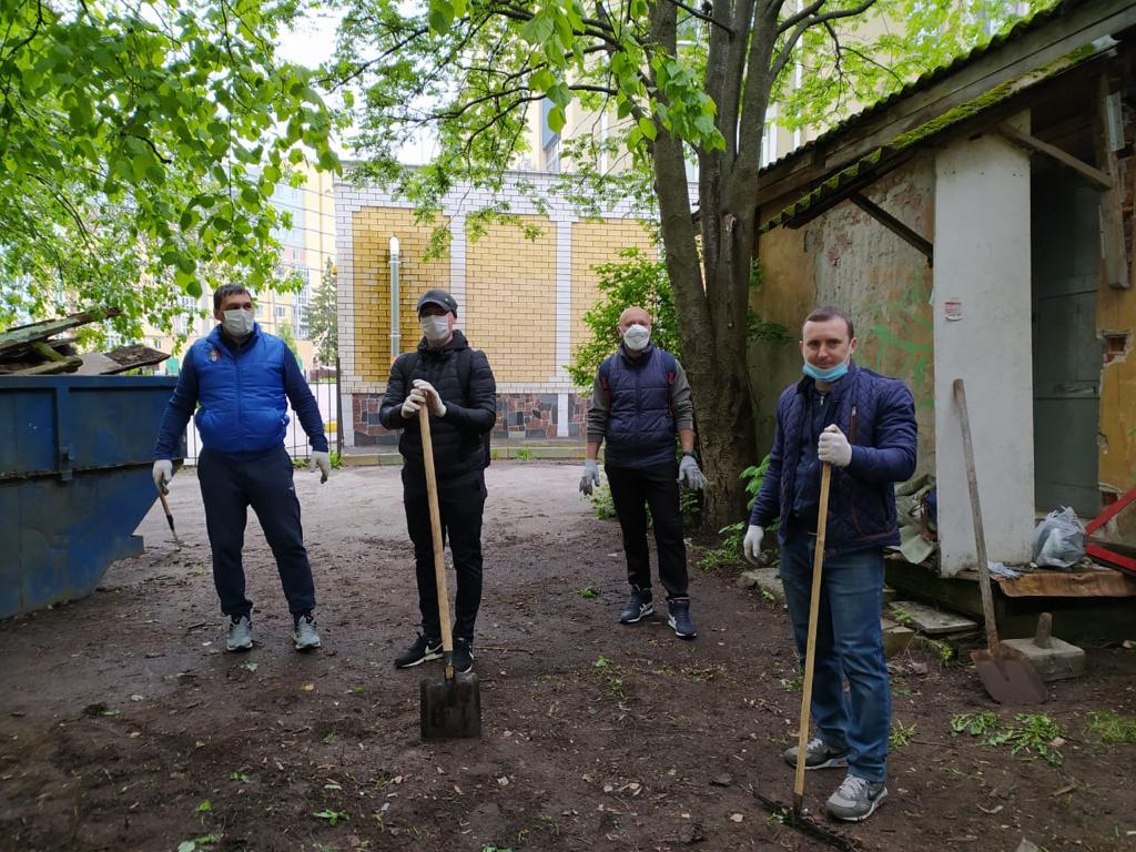 Субботники проходят на территориях объектов культурного наследия в Нижнем Новгороде