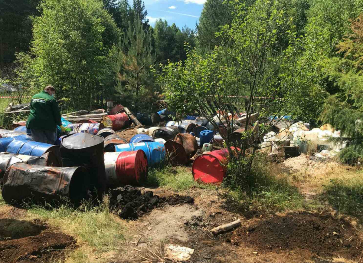 Свалку ядовитых отходов ликвидируют ко 2 июля в Володарском районе