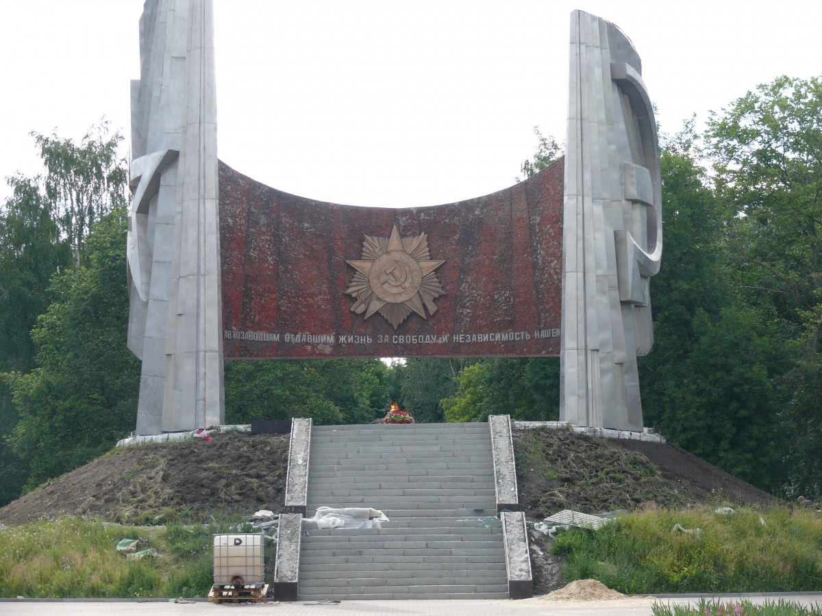 Нижегородские депутаты проверили ход благоустройства Парка Славы
